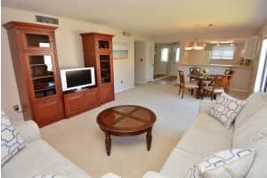 1600 NE Dixie Hwy, Jensen Beach, FL 34957, Sold 05/11/17