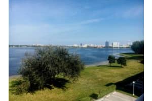 470 Executive Center Dr, West Palm Beach, FL 33401, Sold 02/10/17