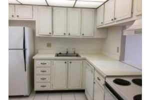 470 Executive Center Dr, West Palm Beach, FL 33401, Sold 02/10/17