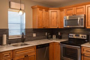 120 Lehane Terrace, North Palm Beach, FL 33408, Sold 01/03/17