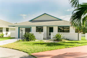 25 Aqua Ra Dr, Jensen Beach, FL 34957, Sold 03/17/17