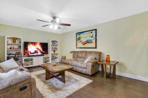 825 Center St, Jupiter, FL 33458, Sold 01/03/17