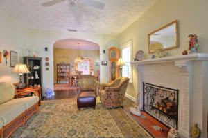 618 Avon Rd, West Palm Beach, FL 33401, Sold 02/03/17