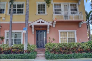 295 NE 5th Ave, Delray Beach, FL 33483, Sold 03/17/17