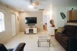 4656 Poseidon Pl, Lake Worth, FL 33463, Sold 01/06/17