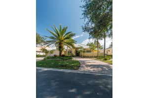 665 SW Lighthouse Dr, Palm City, FL 34990, Sold 03/03/17