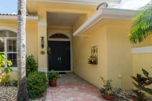 665 SW Lighthouse Dr, Palm City, FL 34990, Sold 03/03/17