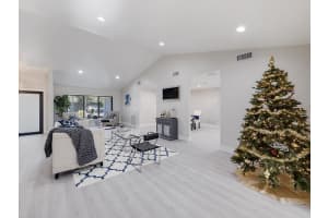 700 SW 18th St, Boca Raton, FL 33486, Sold 06/30/17