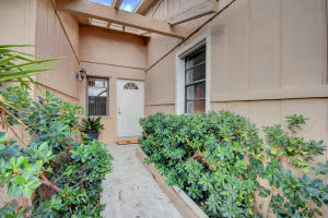 9055 Saddlecreek Dr, Boca Raton, FL 33496, Sold 01/31/17