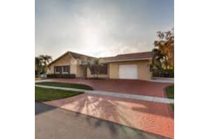 321 SE 4th St, Dania Beach, FL 33004, Sold 04/17/17