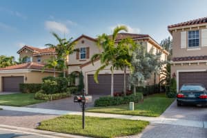 4628 Capital Dr, Lake Worth, FL 33463, Sold 04/20/17