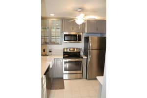 300 Waterway Dr S, Lantana, FL 33462, Sold 01/31/17