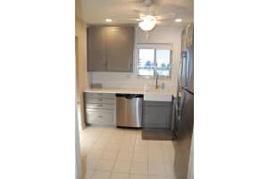 300 Waterway Dr S, Lantana, FL 33462, Sold 01/31/17