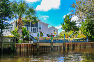 121 SE Paradise Pl, Stuart, FL 34997, Sold 05/03/17