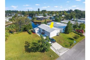 121 SE Paradise Pl, Stuart, FL 34997, Sold 05/03/17