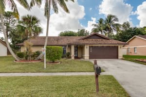 200 Parkwood Dr S, Royal Palm Beach, FL 33411, Sold 04/17/17