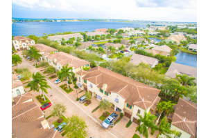415 Via Villagio, Hypoluxo, FL 33462, Sold 08/28/17