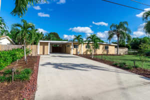 6968 Tradewind Way, Lake Worth, FL 33462, Sold 02/27/17