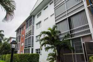 15 SE 13th St APT A3, Boca Raton, FL 33432, Sold 02/17/17