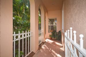 5242 Windsor Parke Dr, Boca Raton, FL 33496, Sold 05/30/17
