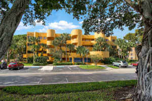 5884 Morningstar Cir APT 204, Delray Beach, FL 33484, Sold 01/27/17