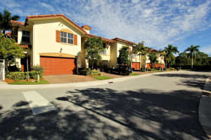 4721 N Prive Cir, Delray Beach, FL 33445, Sold 03/28/17