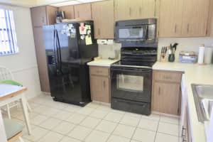 555 Banyan Tree Ln, Delray Beach, FL 33483, Sold 03/20/17