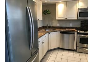 25 SE 13th St APT B3, Boca Raton, FL 33432, Sold 04/28/17