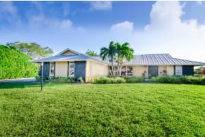8253 SE Cumberland Cir, Hobe Sound, FL 33455, Sold 02/28/17