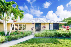 8253 SE Cumberland Cir, Hobe Sound, FL 33455, Sold 02/28/17