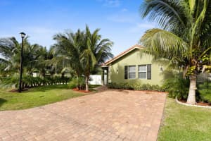 3401 Elizabeth Pl N, Palm Springs, FL 33461, Sold 05/01/17