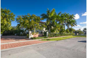 825 NE 1st St, Delray Beach, FL 33483, Sold 12/20/17