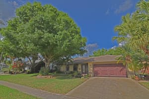 136 Parkwood Dr, Royal Palm Beach, FL 33411, Sold 04/28/17