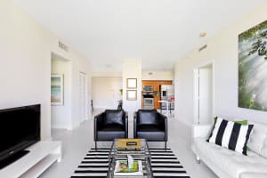 250 NE 3rd Ave, Delray Beach, FL 33444, Sold 04/14/17