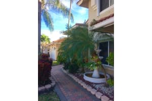 11650 SW 12th St, Pembroke Pines, FL 33025, Sold 05/10/17