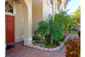 11650 SW 12th St, Pembroke Pines, FL 33025, Sold 05/10/17