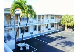 810 Lake Shore Dr, Lake Park, FL 33403, Sold 04/05/17