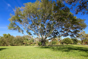 8357 Damascus Dr, Palm Beach Gardens, FL 33418, Sold 04/13/17