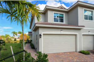 611 SW Glen Crest Way, Stuart, FL 34997, Sold 06/30/17