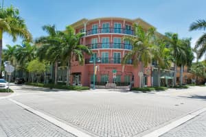 225 NE 1st St, Delray Beach, FL 33444, Sold 04/03/17