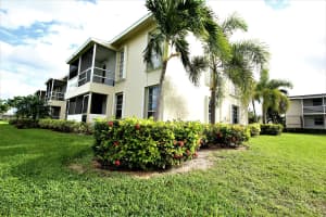301 Circle Dr S, Boynton Beach, FL 33435, Sold 03/10/17