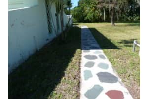 9060 NW 72nd St, Parkland, FL 33067, Sold 04/14/17