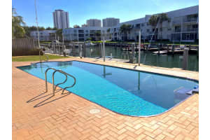 1131 Singer Dr, West Palm Beach, FL 33404, Sold 02/10/17