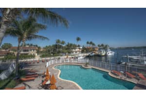 102 Harbors Way, Boynton Beach, FL 33435, Sold 03/31/17