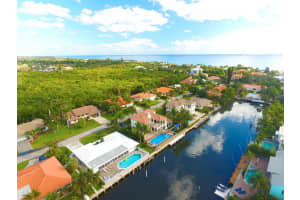 27 Harbour Dr N, Boynton Beach, FL 33435, Sold 04/21/17