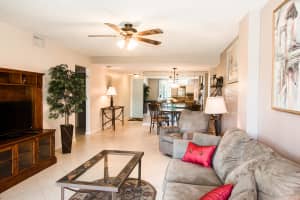 890 N Federal Hwy, Lantana, FL 33462, Sold 03/15/17