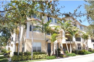 2899 S Greenleaf Cir, Boynton Beach, FL 33426, Sold 05/04/17