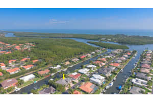 8905 SE Harbor Island Way, Hobe Sound, FL 33455, Sold 04/11/17