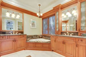 8905 SE Harbor Island Way, Hobe Sound, FL 33455, Sold 04/11/17