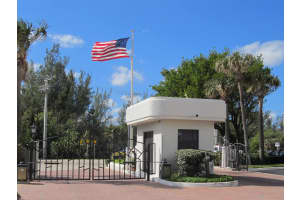 9960 S Ocean Dr, Jensen Beach, FL 34957, Sold 04/12/17